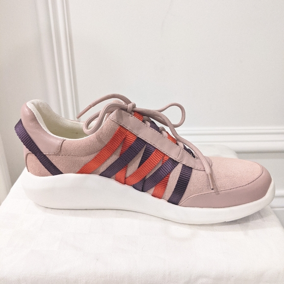 NWOT suede sneakers by Kenneth Cole - Picture 4 of 12